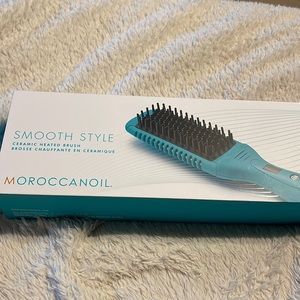 Moroccan oil smooth style heated brush